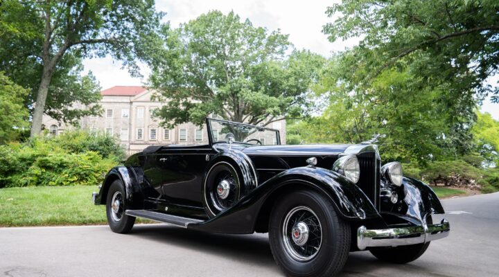 Exposition of Elegance: Classic Cars at Cheekwood